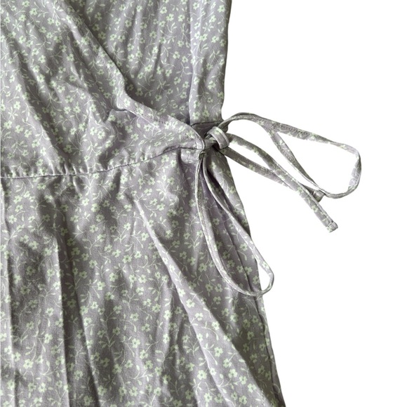 Hollister Wrap Dress Purple with White Flowers Size S - Picture 6 of 8